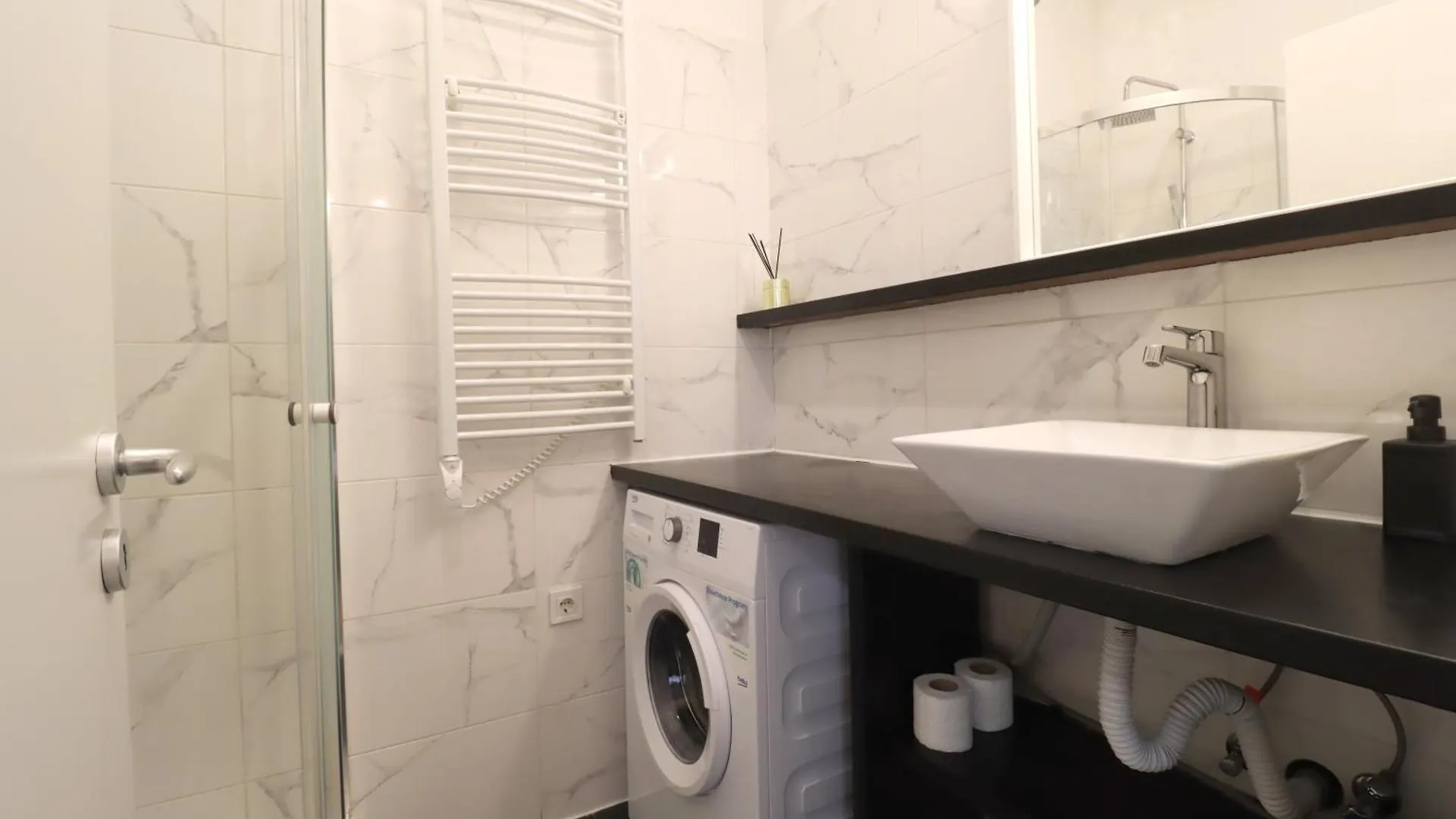 A13 Downtown Apartments With Parking Budapest