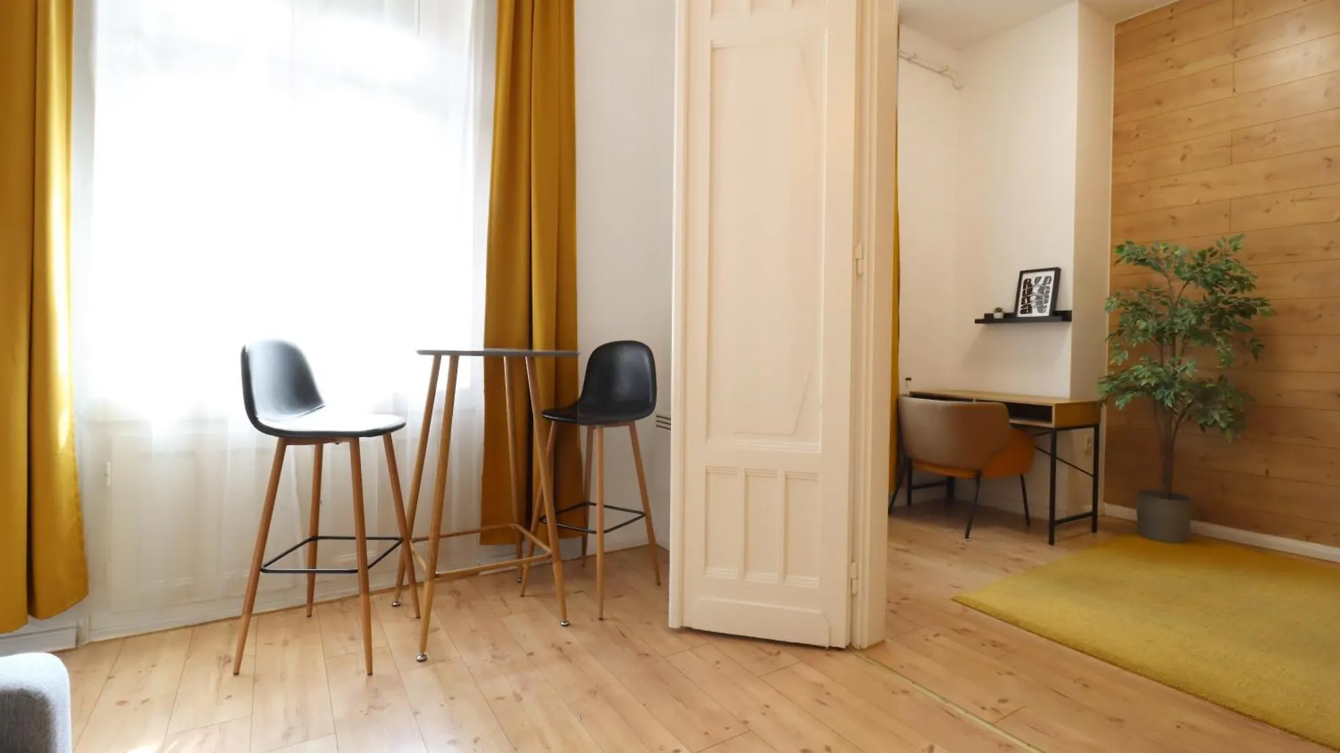 A13 Downtown Apartments With Parking Budapest