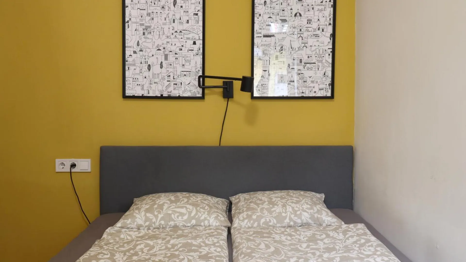 A13 Downtown Apartments With Parking Budapest 0*,  Hungary